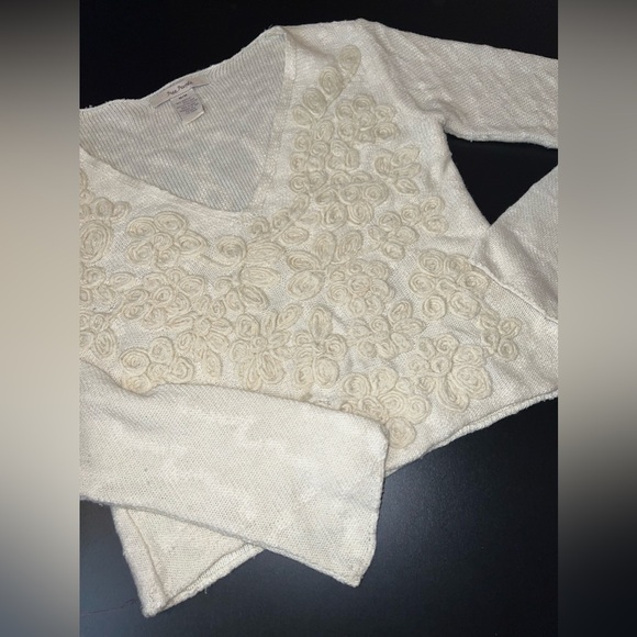 Free People Sweaters - Free People Vintage Cream Knit Textured Floral Sweater Size Medium GUC